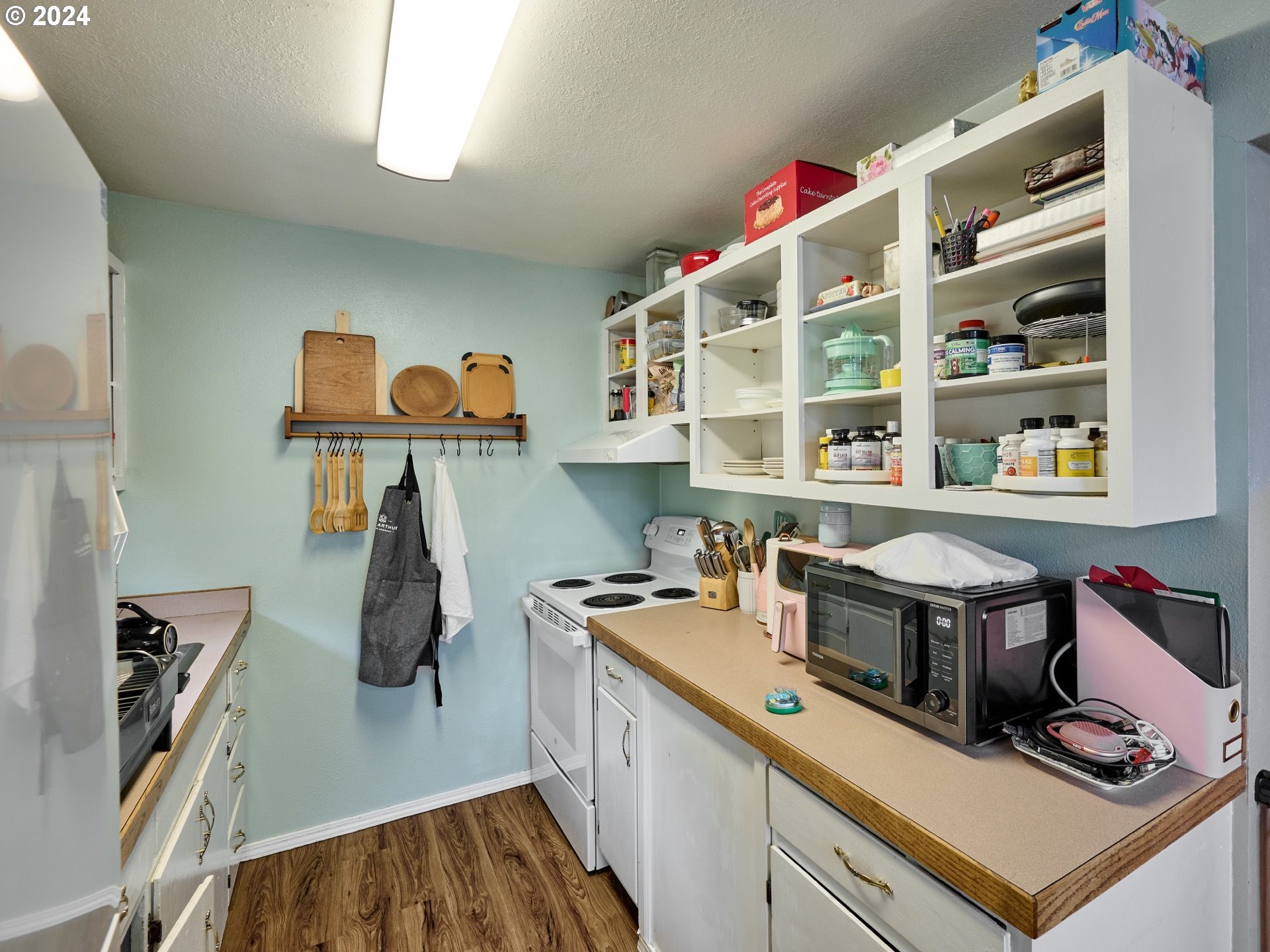 2453 Simpson Street Southeast Salem, OR 97301 - Photo 11 of 36 Kitchen