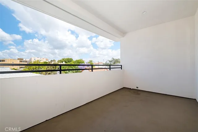 $1,690,000 | 822 South Plymouth Boulevard, Unit 4, Los Angeles, CA 90005