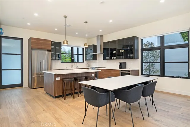 $1,690,000 | 822 South Plymouth Boulevard, Unit 4, Los Angeles, CA 90005