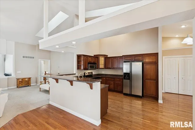 $369,900 | 707 Wells Fargo Trail, Le Claire, IA 52753