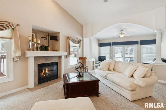 $369,900 | 707 Wells Fargo Trail, Le Claire, IA 52753