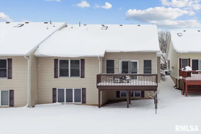 $369,900 | 707 Wells Fargo Trail, Le Claire, IA 52753