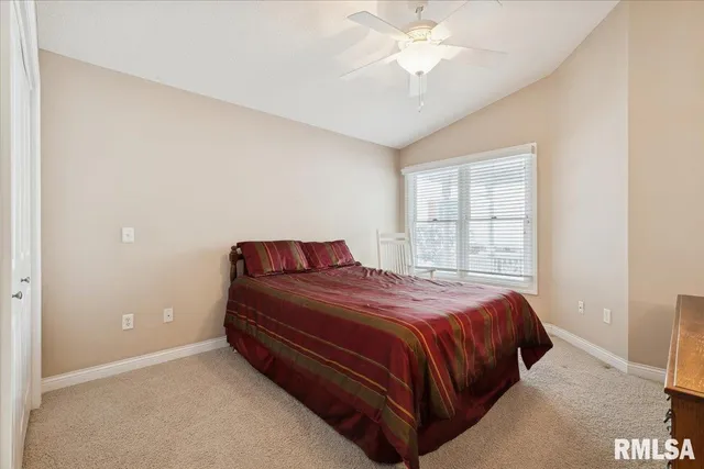 $369,900 | 707 Wells Fargo Trail, Le Claire, IA 52753