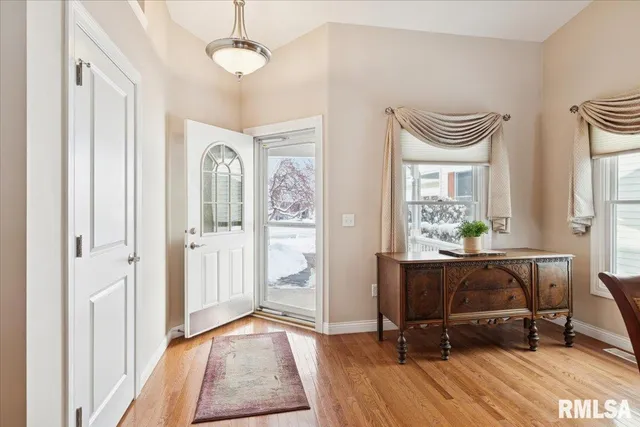 $369,900 | 707 Wells Fargo Trail, Le Claire, IA 52753