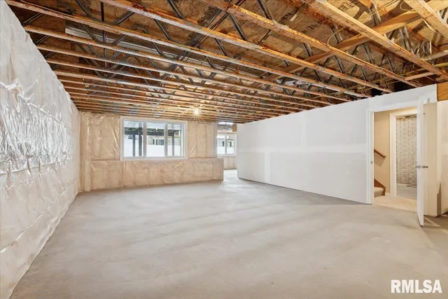 $369,900 | 707 Wells Fargo Trail, Le Claire, IA 52753