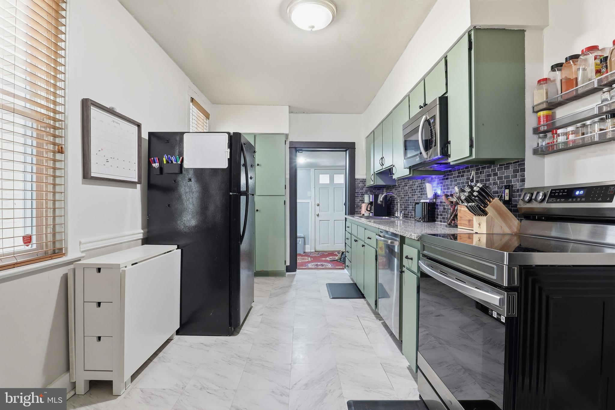 109 Fairview Avenue Lancaster, PA 17603 - Photo 9 of 35