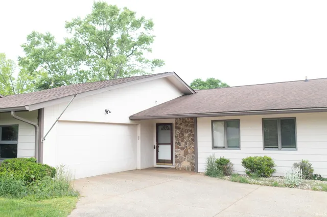 $2,500 | 604 West Soutar Drive, Bloomington, IN 47403