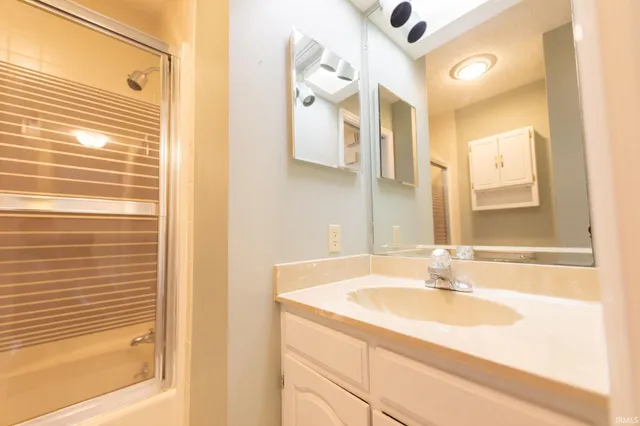 $2,500 | 604 West Soutar Drive, Bloomington, IN 47403