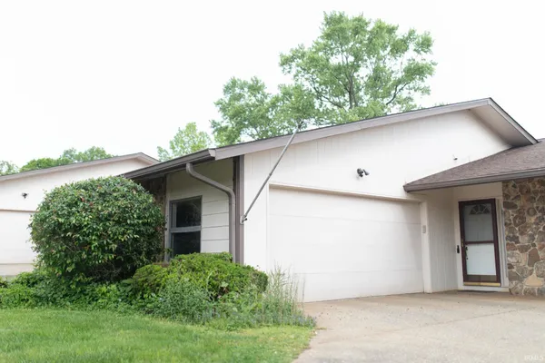 $2,500 | 604 West Soutar Drive, Bloomington, IN 47403