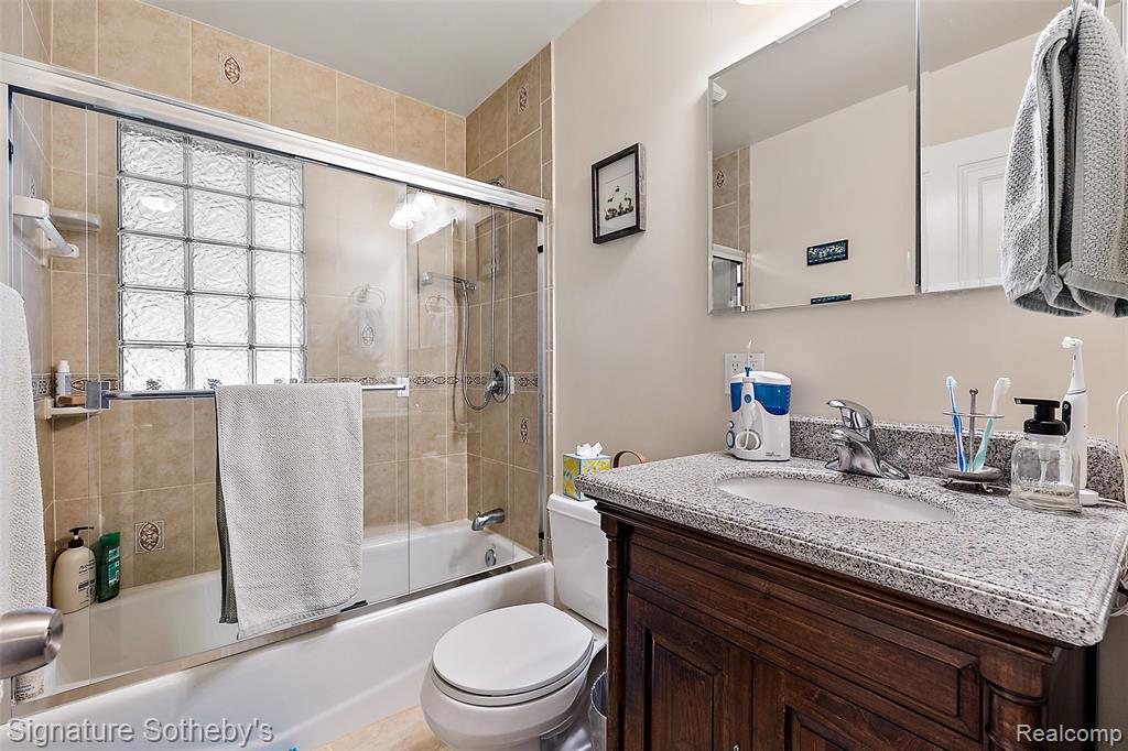 2110 Dorothea Road Berkley, MI 48072 - Photo 9 of 25