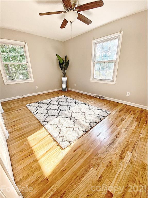 7043 Crossridge Road Charlotte, NC 28214 - Photo 11 of 20 Gallery Image 11