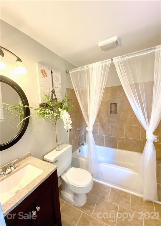 7043 Crossridge Road Charlotte, NC 28214 - Photo 12 of 20 Gallery Image 12