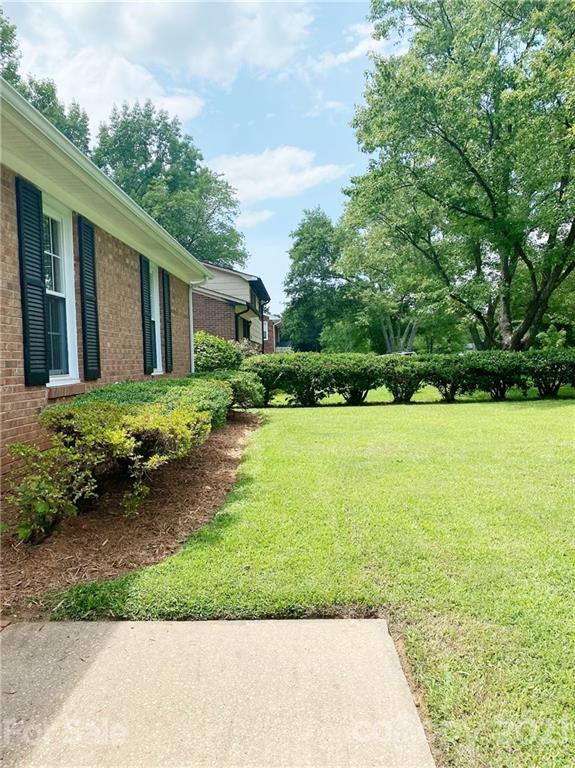 7043 Crossridge Road Charlotte, NC 28214 - Photo 3 of 20 Gallery Image 3