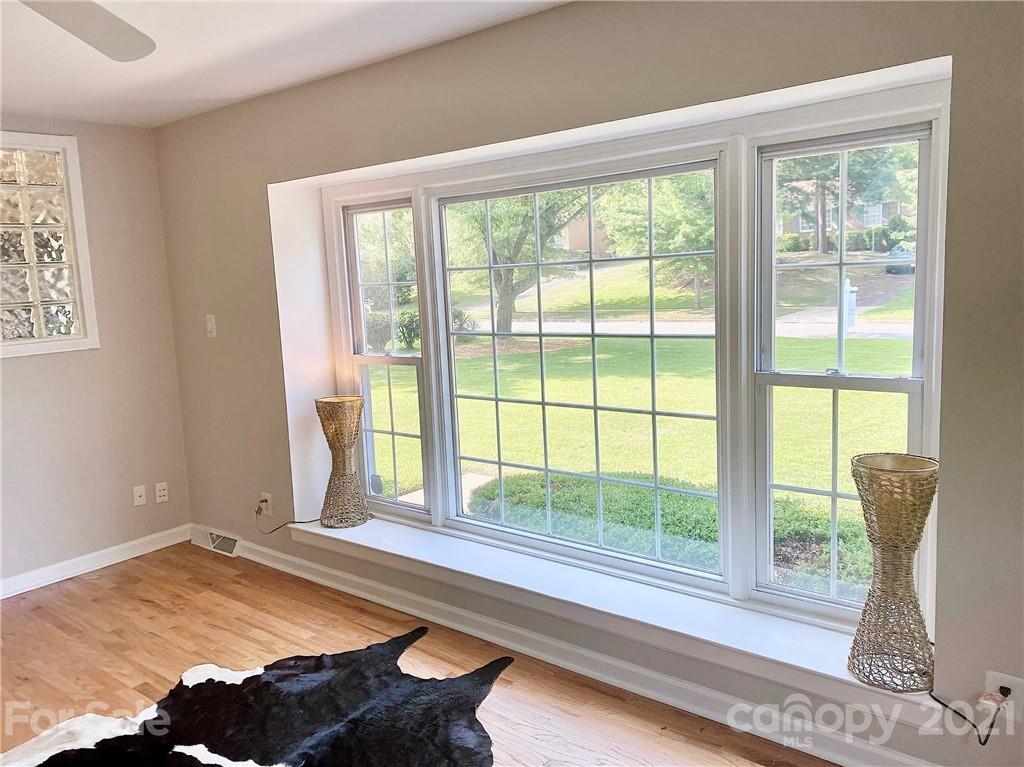 7043 Crossridge Road Charlotte, NC 28214 - Photo 6 of 20 Gallery Image 6