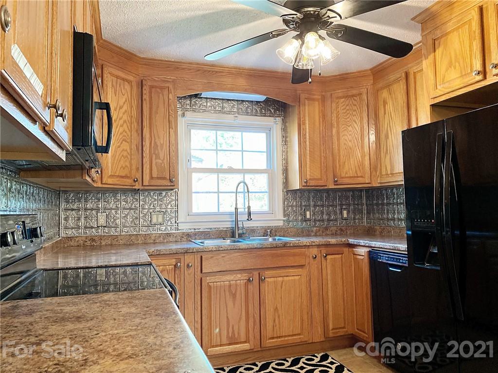 7043 Crossridge Road Charlotte, NC 28214 - Photo 10 of 20 Gallery Image 10