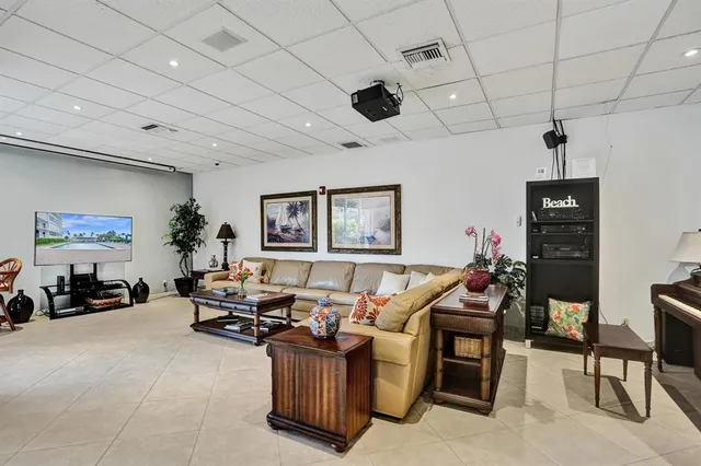 $689,000 | 800 Southeast 20th Avenue, Unit 915, Deerfield Beach, FL 33441