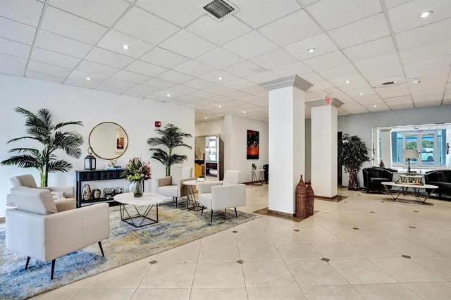 $689,000 | 800 Southeast 20th Avenue, Unit 915, Deerfield Beach, FL 33441