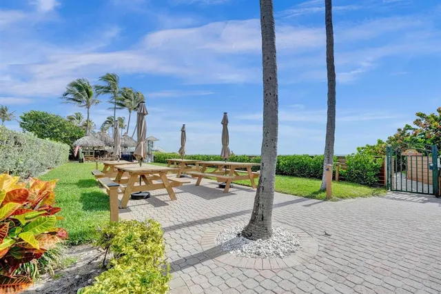 $689,000 | 800 Southeast 20th Avenue, Unit 915, Deerfield Beach, FL 33441