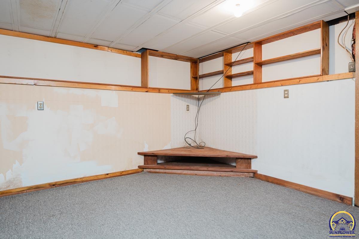 604 Maple Street Wamego, KS 66547 - Photo 22 of 36