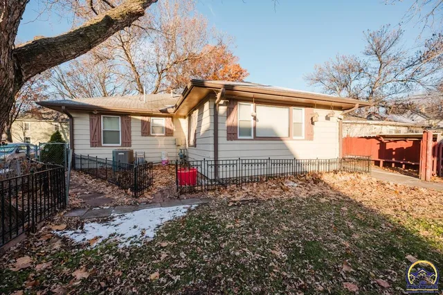 $185,000 | 604 Maple Street, Wamego, KS 66547