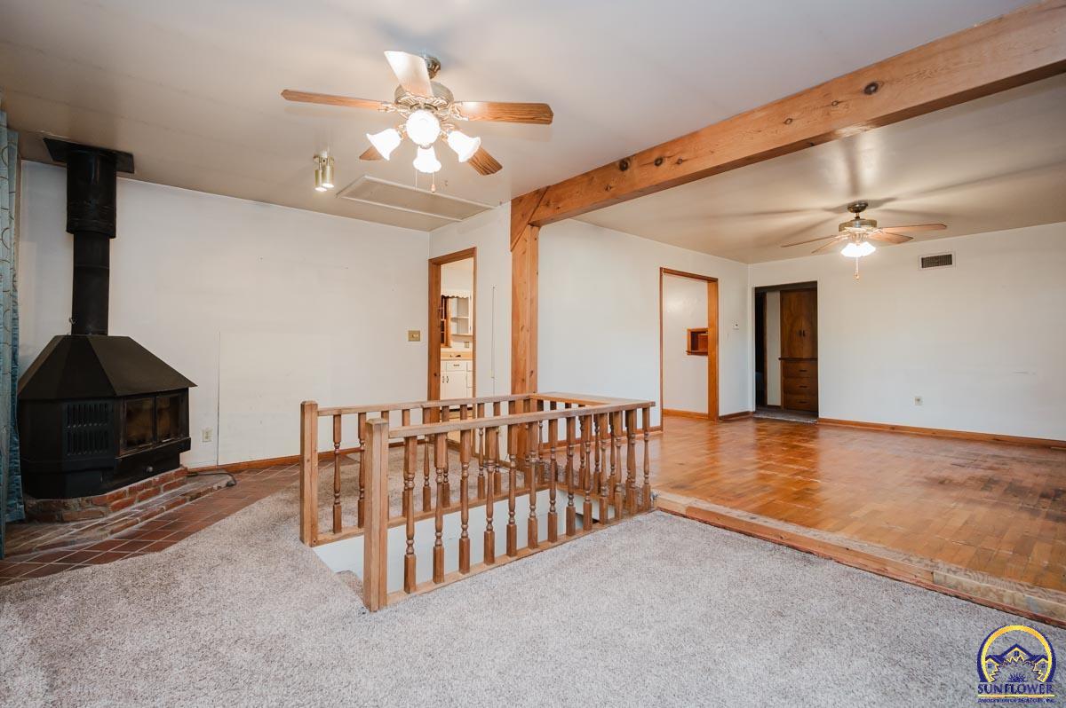 604 Maple Street Wamego, KS 66547 - Photo 5 of 36
