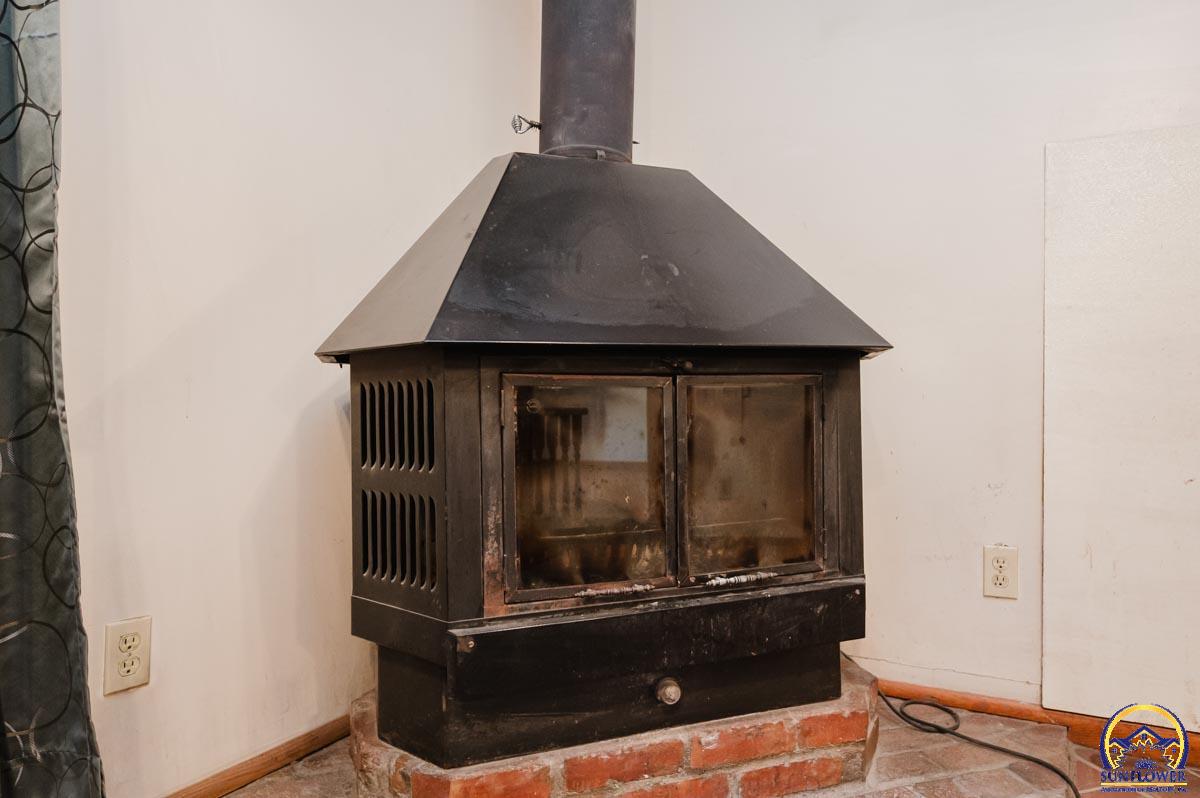 604 Maple Street Wamego, KS 66547 - Photo 6 of 36