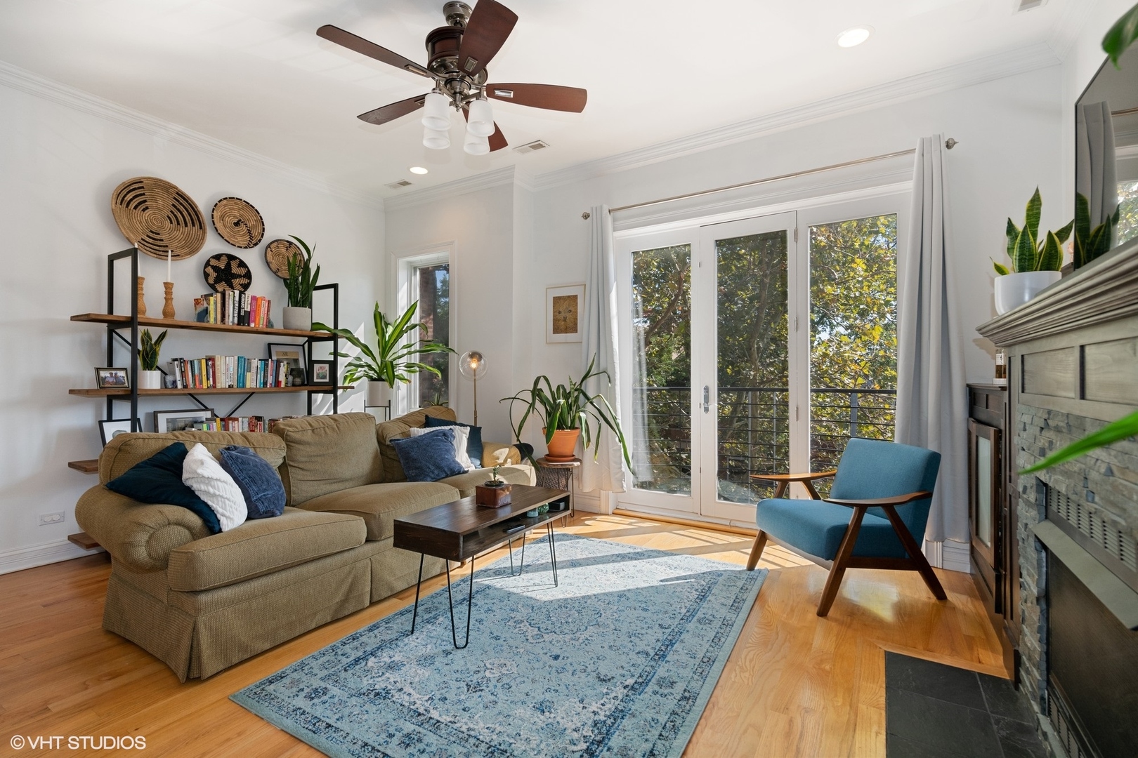 2642 West Cortez Street, Unit 3 Chicago, IL 60622 - Photo 6 of 19 a living room with furniture and a large window