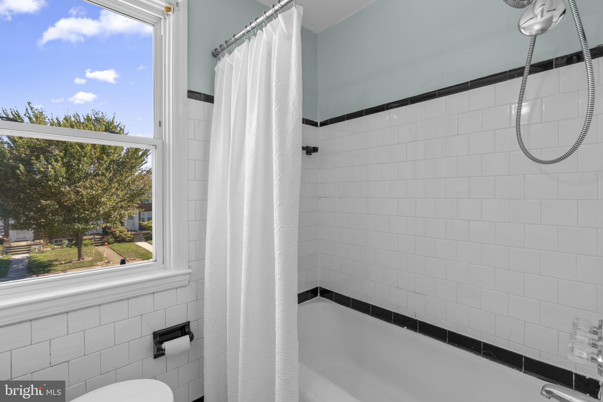 416 Stratford Road Baltimore, MD 21228 - Photo 21 of 44 Gallery Image 21