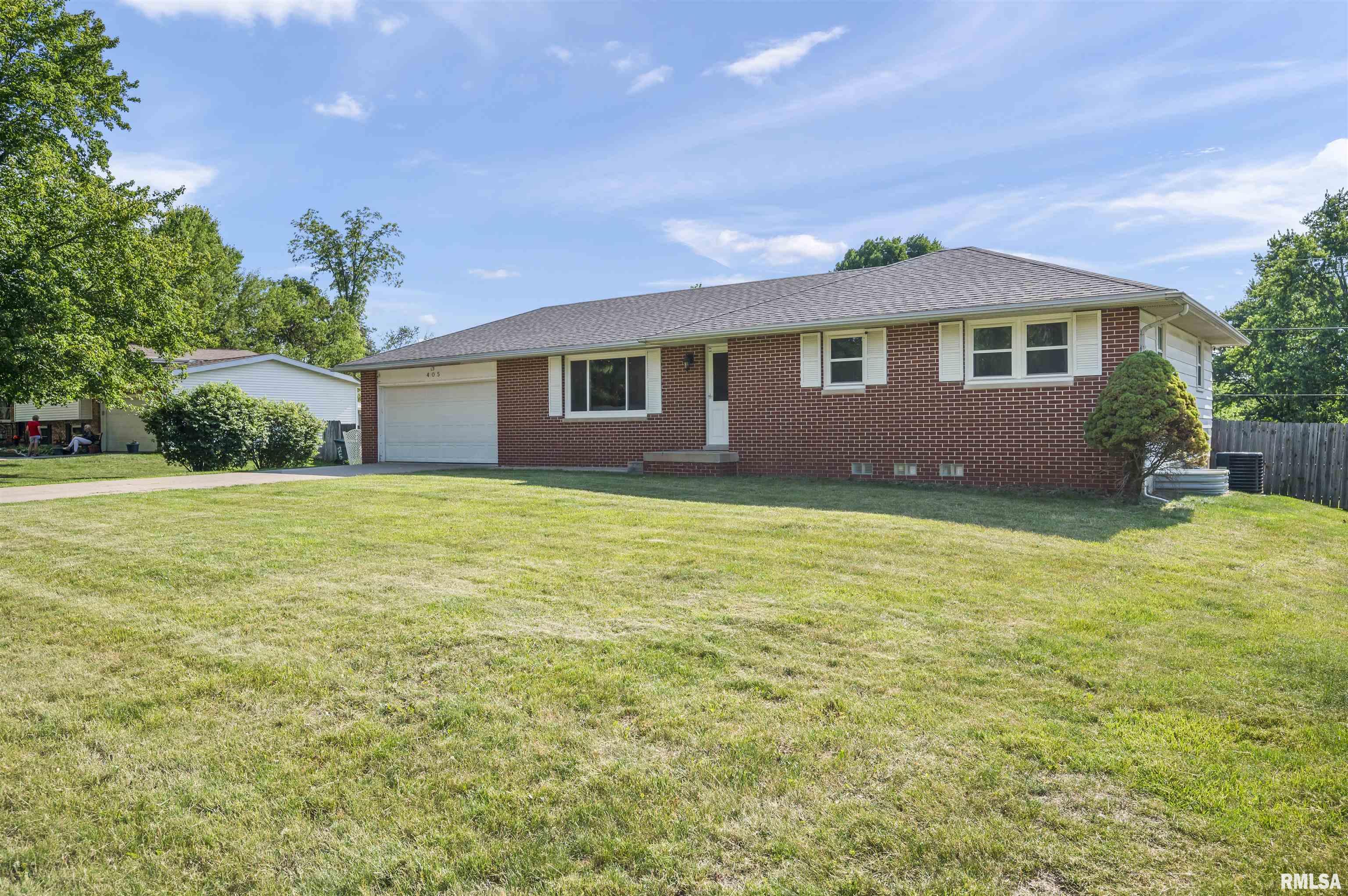 405 Daniel Parkway Washington, IL 61571 - Photo 3 of 45