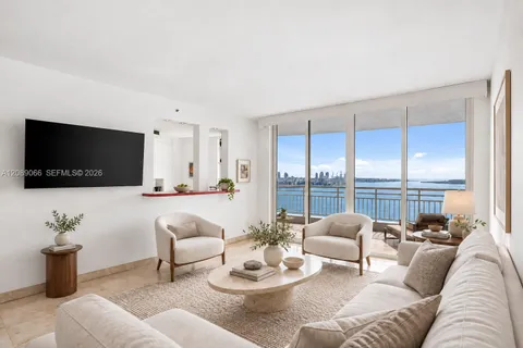 $1,840,000 | 808 Brickell Key Drive, Unit 2002, Miami, FL 33131