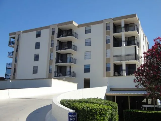 $2,200 | 6145 Sun Boulevard, Unit 607, St. Petersburg, FL 33715