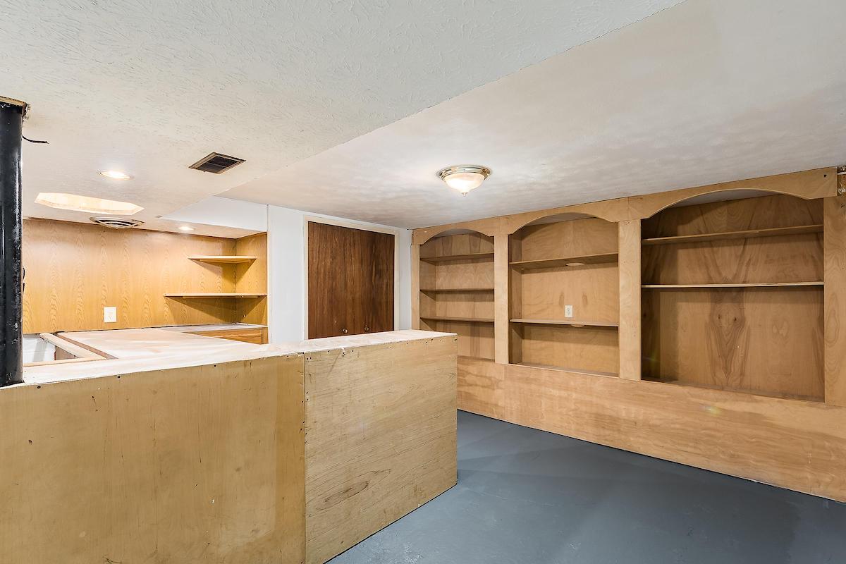 3841 Evanston Road Columbus, OH 43232 - Photo 26 of 29 Gallery Image 26