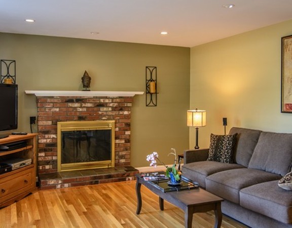 35 Old Brook Road Shrewsbury, MA 01545 - Photo 5 of 29 Gallery Image 5