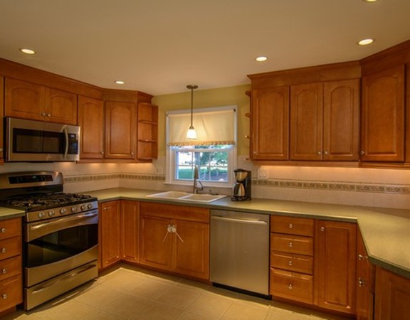 35 Old Brook Road Shrewsbury, MA 01545 - Photo 9 of 29 Gallery Image 9