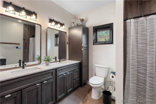 $420,000 | 17775 Woodland Vw Drive, Versailles, MO 65084