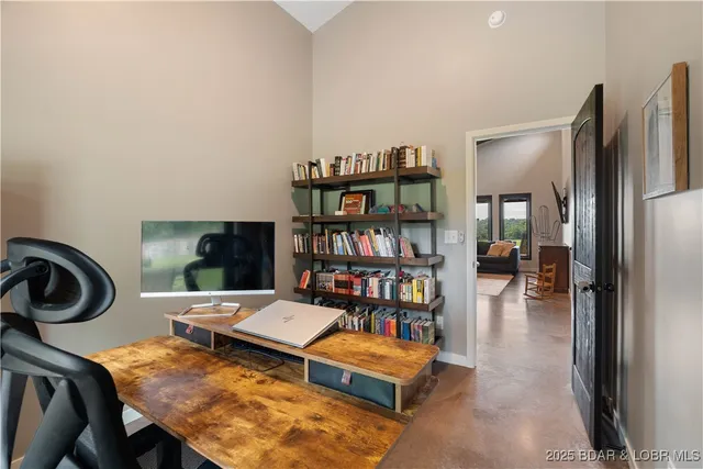 $420,000 | 17775 Woodland Vw Drive, Versailles, MO 65084