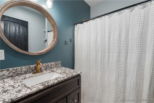 $420,000 | 17775 Woodland Vw Drive, Versailles, MO 65084