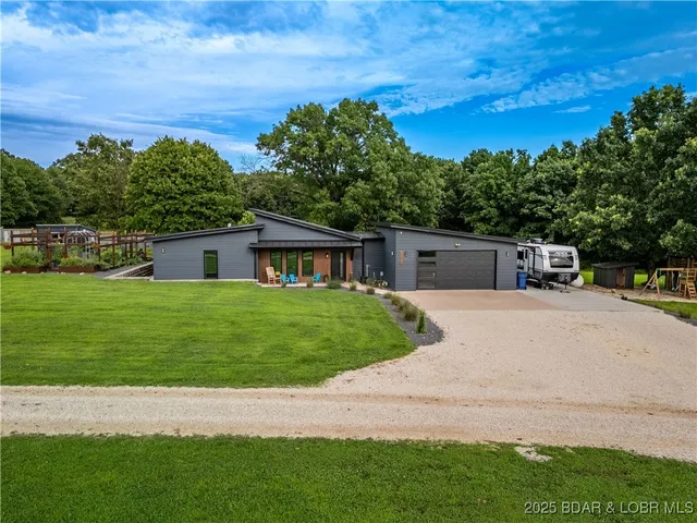 $420,000 | 17775 Woodland Vw Drive, Versailles, MO 65084