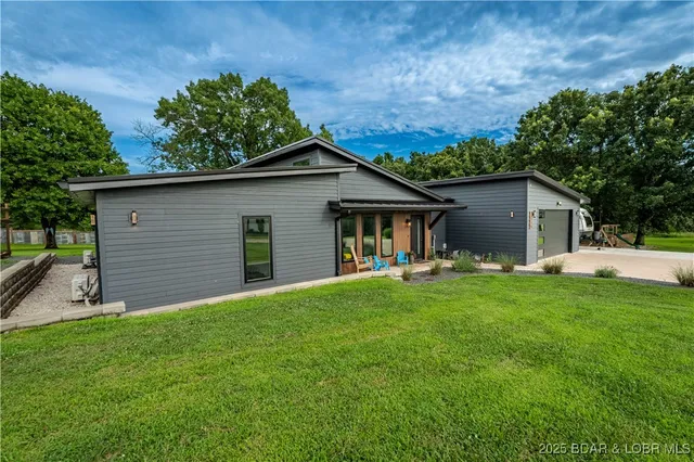 $420,000 | 17775 Woodland Vw Drive, Versailles, MO 65084