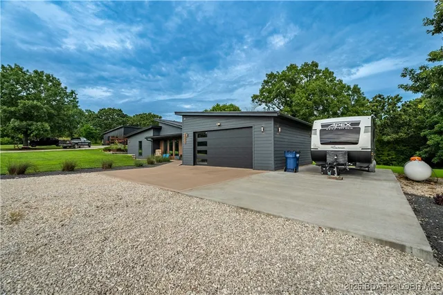 $420,000 | 17775 Woodland Vw Drive, Versailles, MO 65084