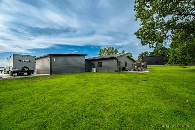 $420,000 | 17775 Woodland Vw Drive, Versailles, MO 65084