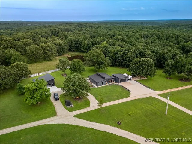 $420,000 | 17775 Woodland Vw Drive, Versailles, MO 65084