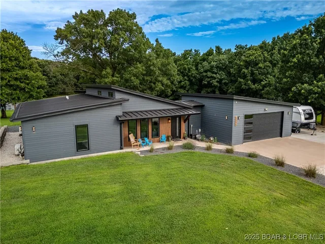 $420,000 | 17775 Woodland Vw Drive, Versailles, MO 65084