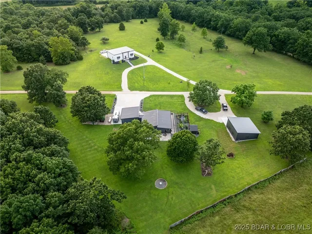 $420,000 | 17775 Woodland Vw Drive, Versailles, MO 65084