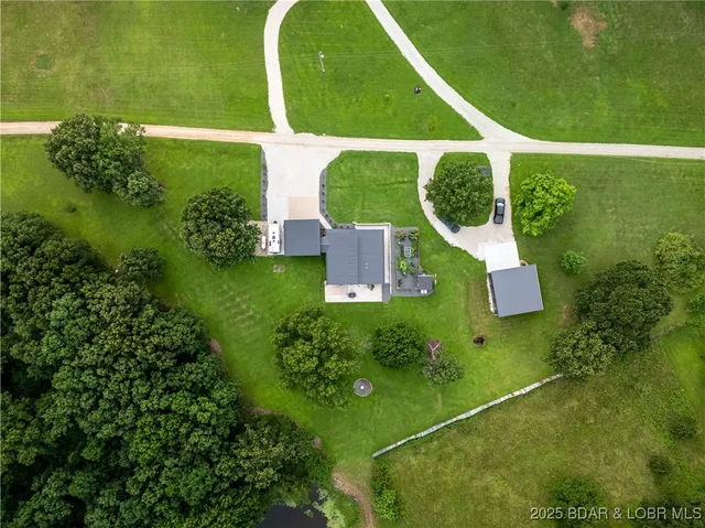 $420,000 | 17775 Woodland Vw Drive, Versailles, MO 65084