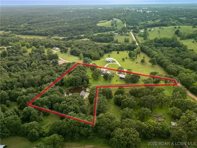 $420,000 | 17775 Woodland Vw Drive, Versailles, MO 65084