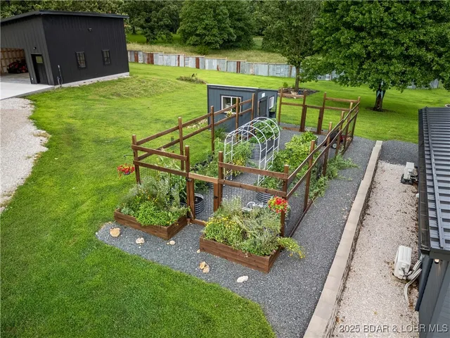 $420,000 | 17775 Woodland Vw Drive, Versailles, MO 65084