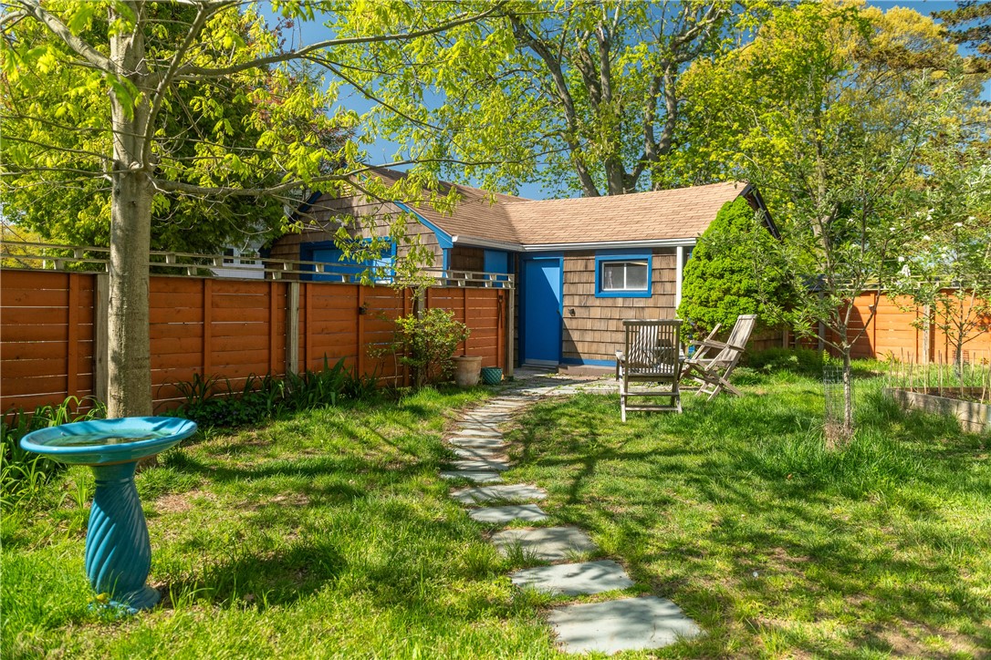 31 Errol Street Warwick, RI 02888 - Photo 2 of 34