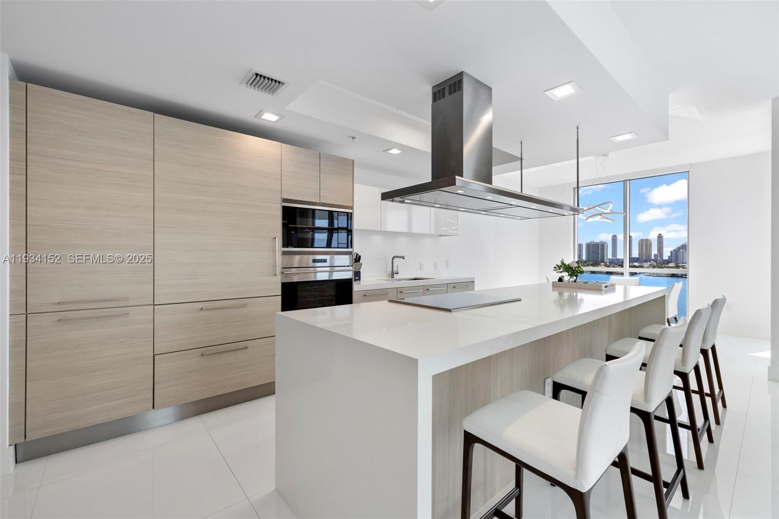 17111 Biscayne Boulevard, Unit 1110 North Miami Beach, FL 33160 - Photo 12 of 67