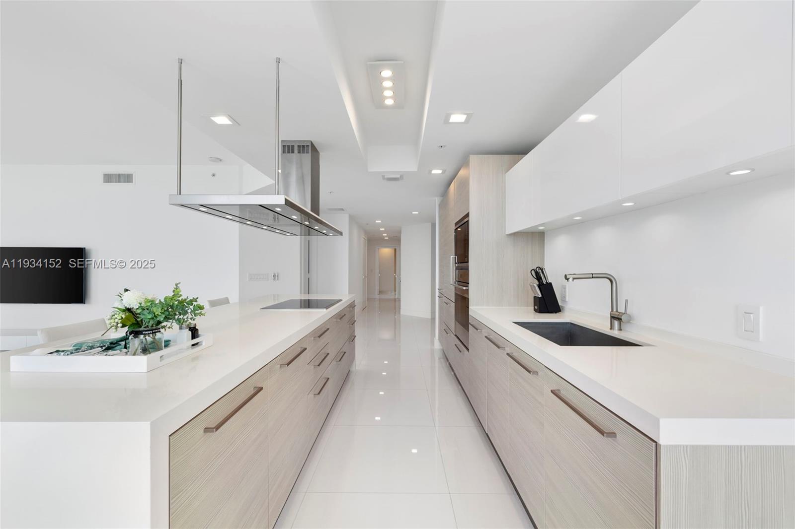 17111 Biscayne Boulevard, Unit 1110 North Miami Beach, FL 33160 - Photo 14 of 67